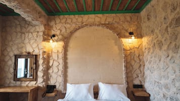 Phòng Suite Cao cấp, 1 giường cỡ king, lanai, quang cảnh resort | 1 phòng ngủ, bộ trải giường bằng vải Frette của Ý