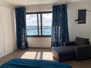 3 chambres, fer et planche à repasser, draps fournis