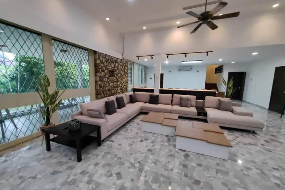 Bukit Tunku Grande Villa by uBook