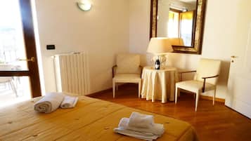 2 quartos, berço de viagem, Wi-Fi de cortesia, roupa de cama