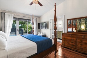 4 bedrooms, desk, iron/ironing board, travel crib - The Springs -  Pool, Pets, Designer Kitchen & Work Stations (Desks, Monitors, Chairs) (Coral Springs)