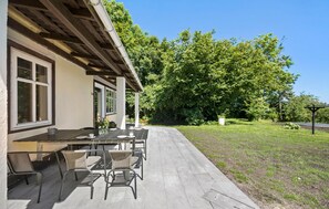 Outdoor dining - Stunning home in Ranum with WiFi (Ranum)