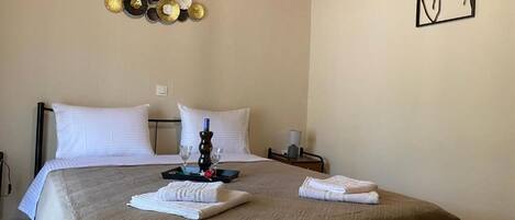 2 bedrooms, iron/ironing board, WiFi, bed sheets