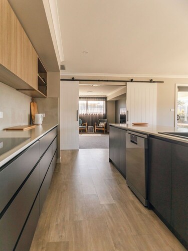 Coastal Bliss Retreat Elegant Beachside Escape at Hawley Beach