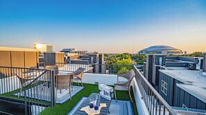 Outdoor dining - 2 Free Parking Spaces | Walk to AT&T Stadium (Arlington)