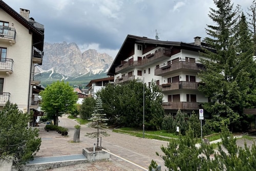 Cà Dolomia - Beautiful apartment near the center of Cortina