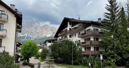 Cà Dolomia - Beautiful apartment near the center of Cortina