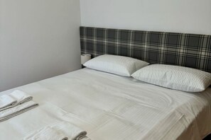 4 dormitorios, tabla de planchar con plancha, wifi gratis y ropa de cama