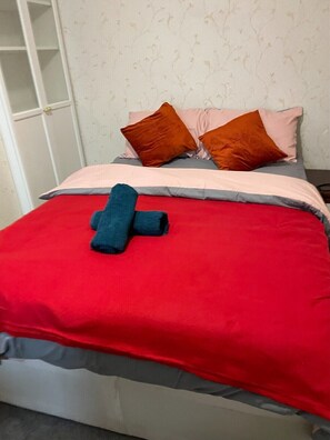 2 soverom, internettilgang og sengetøy