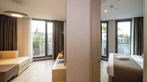 Comfort Suite | In-room safe, laptop workspace, soundproofing, iron/ironing board - Rayelin Hotel Old Town  (Istanbul)