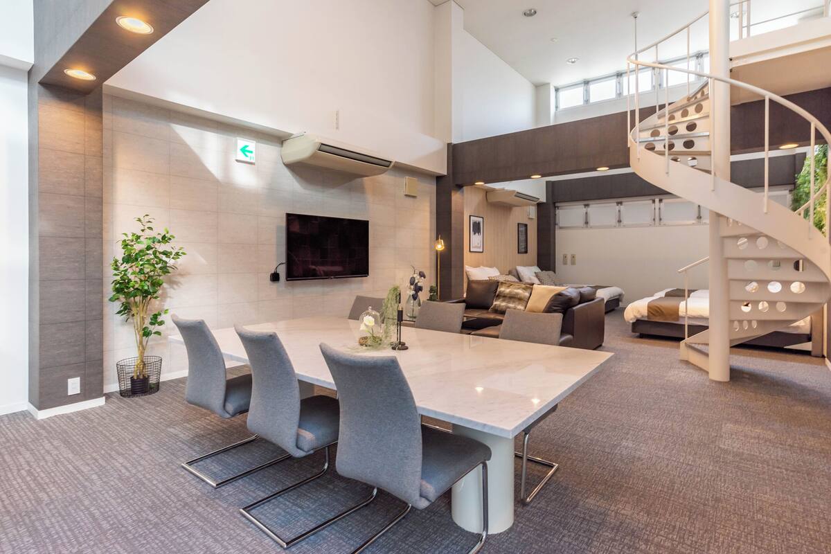 Loftsrom – design, 2 soverom, ikke-røyk | Spiseområde på rommet