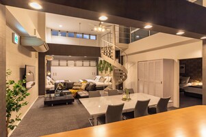 Design Loft, 2 Bedrooms, Non Smoking | In-room dining