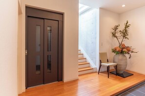 Premium bedding, individually decorated, individually furnished - Bijou Suites AI PREMIUM (Osaka)