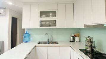 Standard Apartment, Balcony, City View | Private kitchen | Full-size fridge, oven, stovetop, rice cooker