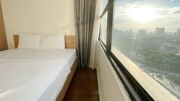Standard Apartment, Balcony, City View | 3 bedrooms, Egyptian cotton sheets, premium bedding, down comforters