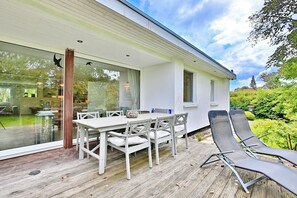 Outdoor dining - Vacation bungalow sea breeze (Scharbeutz)