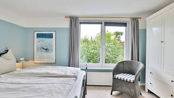 3 bedrooms, iron/ironing board, free WiFi