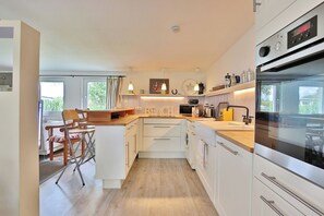 Fridge, microwave, oven, stovetop - Vacation bungalow sea breeze (Scharbeutz)