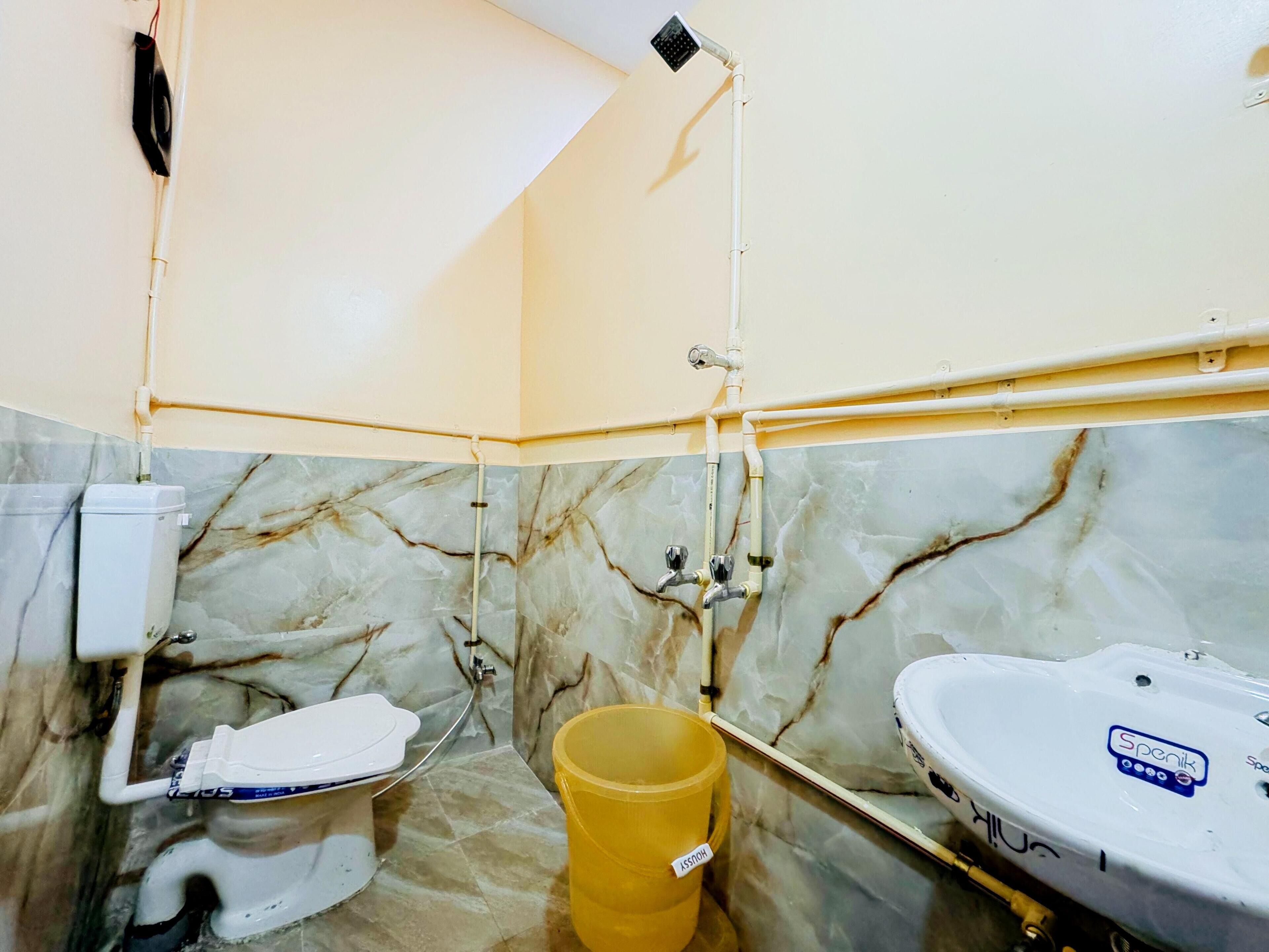 Deluxe Double Room | Bathroom