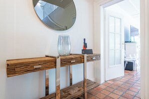 Interior - Thatch. Sauna. Family. (Keitum)