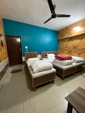 Room - J M S Guest House (Joshimath)