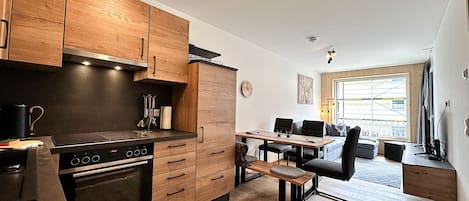 Kühlschrank, Ofen, Herdplatte, Geschirrspüler