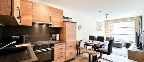 Réfrigérateur, four, plaque de cuisson, lave-vaisselle