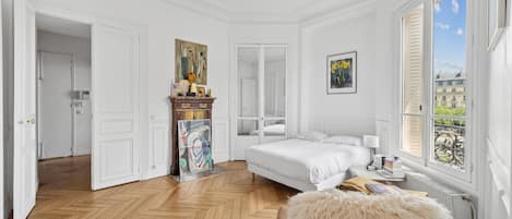 3 chambres, bureau, Wi-Fi, draps fournis
