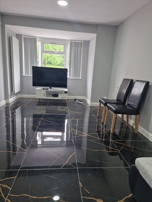 Interior - Birmingham Blissful House (Birmingham)