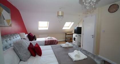 59B Comfortable Home Sleeps 8