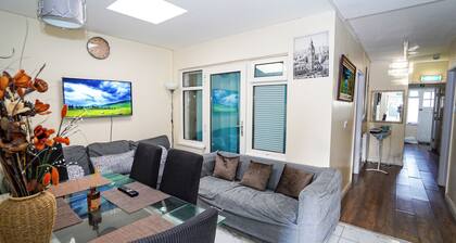 Spacious 3BR House Sleeps 6