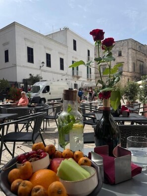 Khu ẩm thực ngoài trời