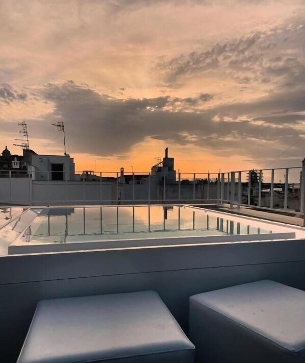 حمّام سباحة خارجي موسمي