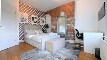 Apartment | 3 bedrooms, iron/ironing board, free WiFi, bed sheets