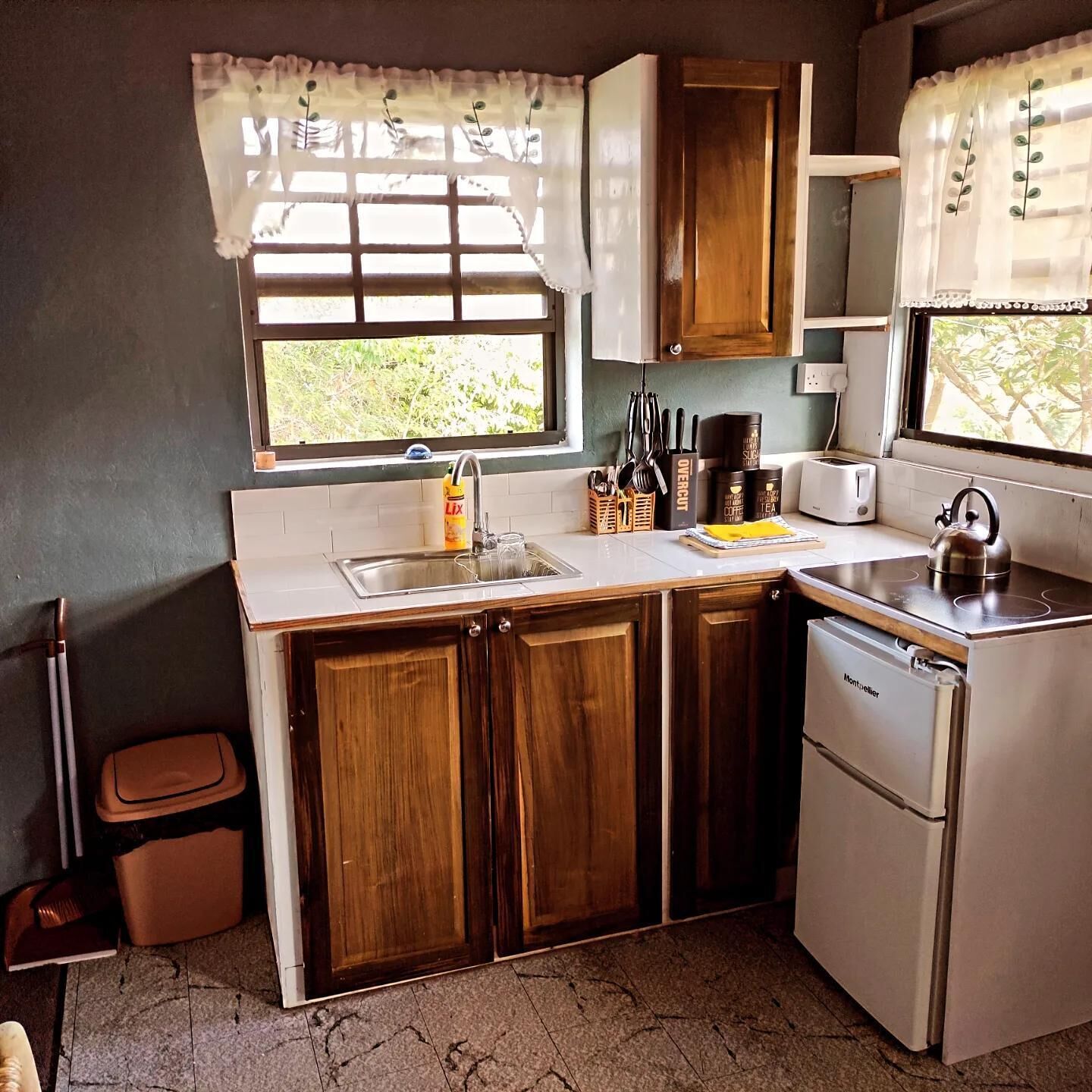 Cabin | Bếp riêng | Tủ lạnh, bếp nấu, ấm điện, lò nướng bánh mì 