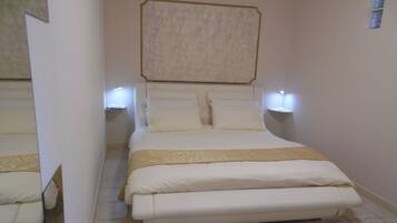 1 Schlafzimmer, Schreibtisch, WLAN, BettwÀsche