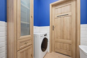 อพาร์ทเมนท์, 1 ห้องนอน, ระเบียง | ห้องน้ำ | ฝักบัว, ผ้าเช็ดตัว