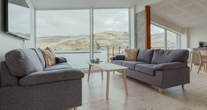 Seaside Nest | Charming Waterfront Retreat
