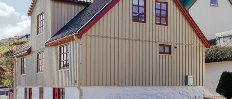 Mặt tiền nơi lưu trú