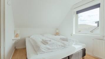 Standard House | Iron/ironing board, free WiFi, bed sheets