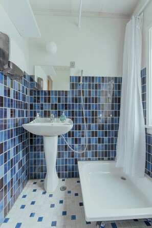 Salle de bain commune