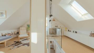 Casa | Área de sala de estar | Smart TV de 43 pulgadas con canales digitales