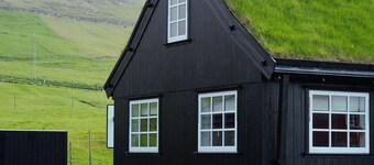 Charming Cottage In Tranquil Village - Hot Tub