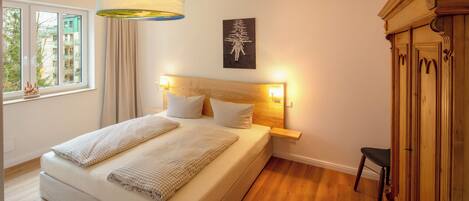 1 chambre, bureau, fer et planche à repasser, Wi-Fi