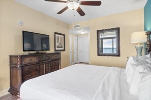 1 bedroom, Internet, bed sheets - Penthouse Paradise: 2BR/2BA Oceanfront Retreat (North Myrtle Beach)