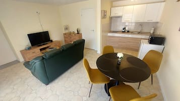 Classic Apartment, Courtyard View | Private kitchen | Fridge, microwave, stovetop, espresso maker