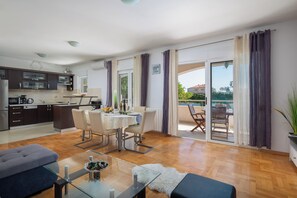 獨棟房屋 | 起居區 | 電視遊樂器