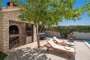 BBQ/picnic area - Sunshine Holiday Home (Kastela)