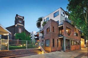 Exterior - Alameda Apartment by Ready Set Stay - Linen, WIFI, Across from Albert Park Lake (St Kilda)