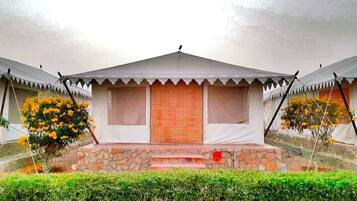 1 bedroom, hypo-allergenic bedding, pillow-top beds, minibar